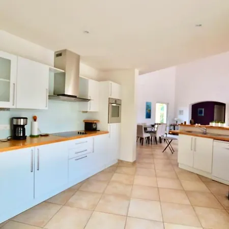 Villa De 4 Chambres Avec Piscine Privee Jardin Clos Et Wifi A Agde *