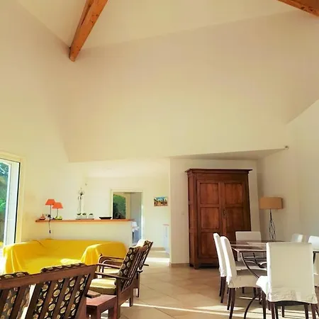 Villa De 4 Chambres Avec Piscine Privee Jardin Clos Et Wifi A Agde * Агд