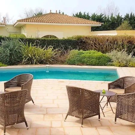 Villa De 4 Chambres Avec Piscine Privee Jardin Clos Et Wifi A Agde Агд